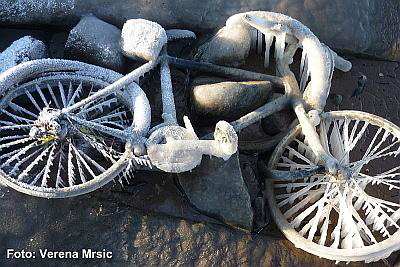 "Fahrrad im Eis" von Verena Mrsic
