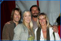 Janine Kunze-Budach mit Ehemann Dirk und Freunde