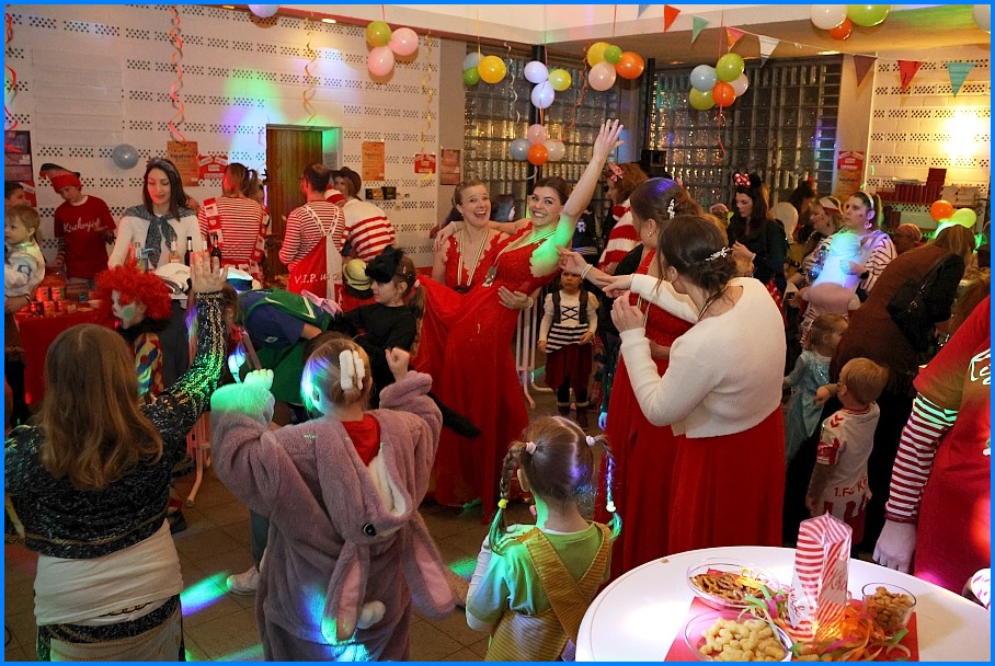 Familienkarnevalsdisco_26_28