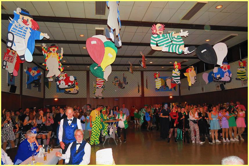 11te_im_11ten_1122_24