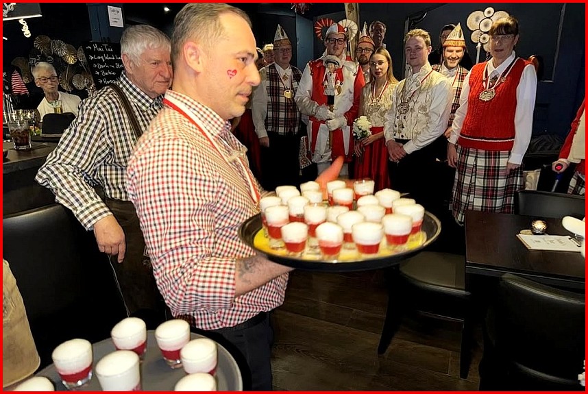 Dr-Prinz-kuett_Tombis_Bar_25_04