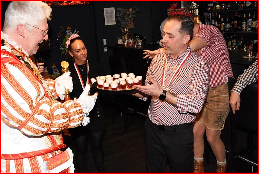 Dr-Prinz-kuett_Tombis_Bar_25_06