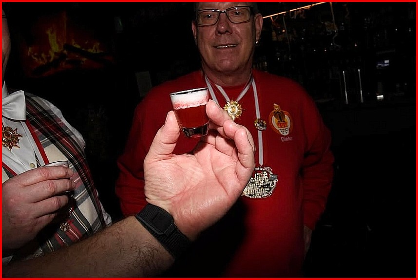 Dr-Prinz-kuett_Tombis_Bar_25_07