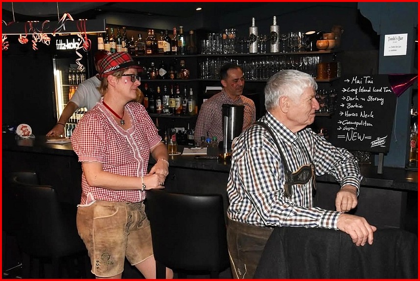 Dr-Prinz-kuett_Tombis_Bar_25_11