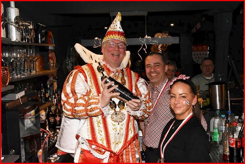 Dr-Prinz-kuett_Tombis_Bar_25_12