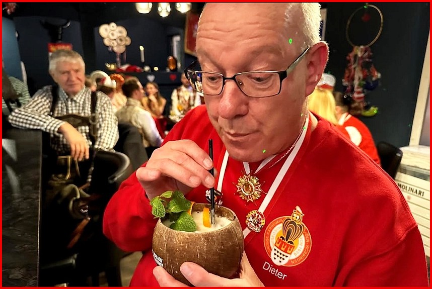 Dr-Prinz-kuett_Tombis_Bar_25_13