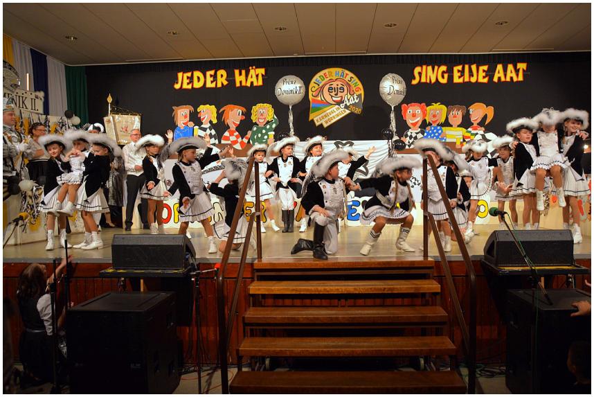 Kostuemsitzung_Aenze_09