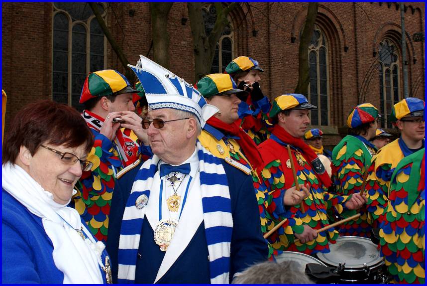 Weiberfastnacht_13_47