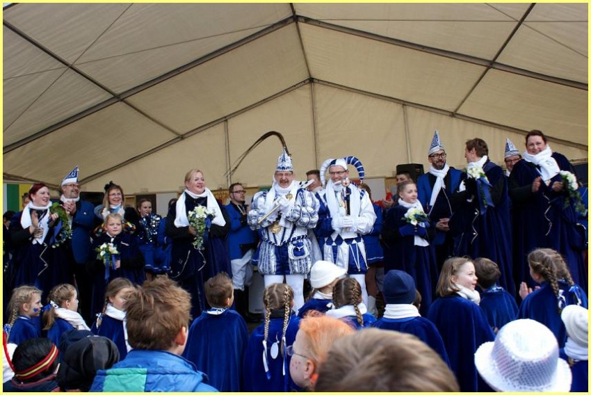 Weiberfastnacht_15_18