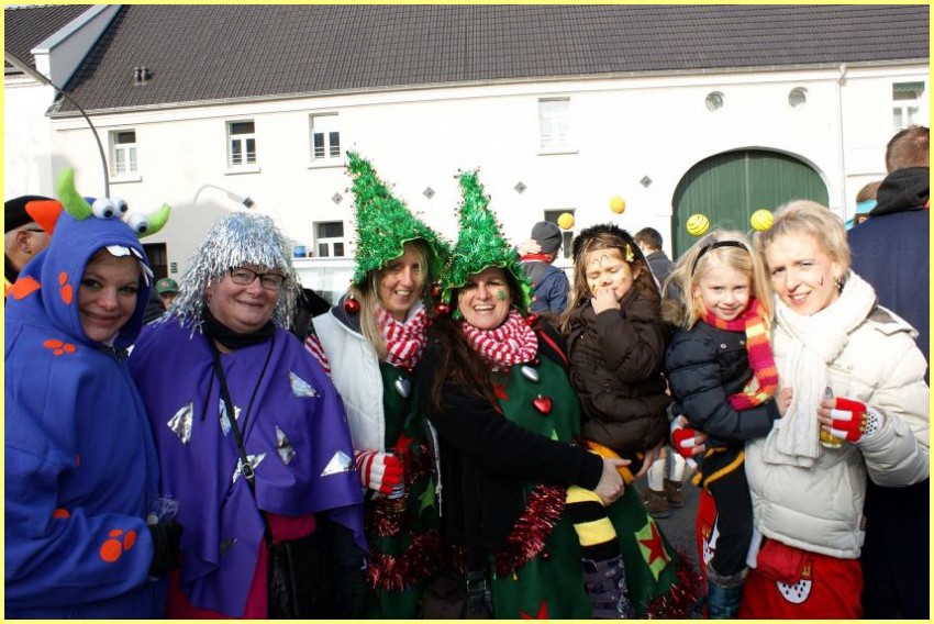 Weiberfastnacht_15_46