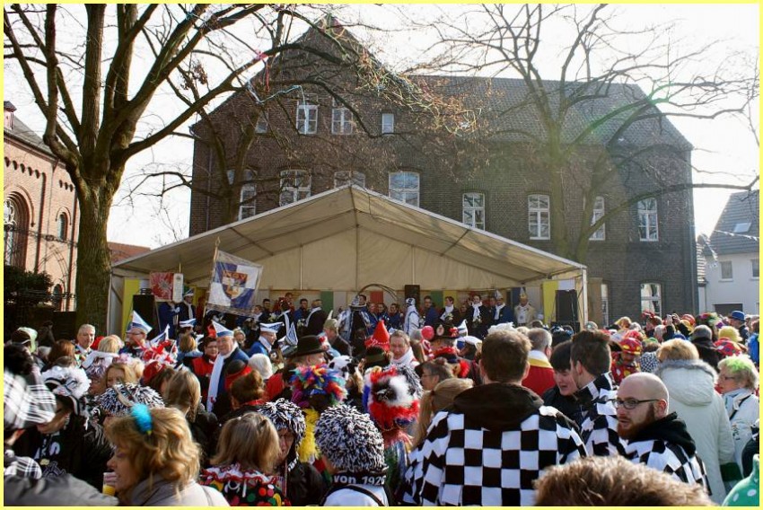 Weiberfastnacht_15_49