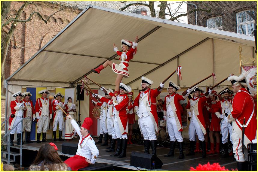 Weiberfastnacht_19_10