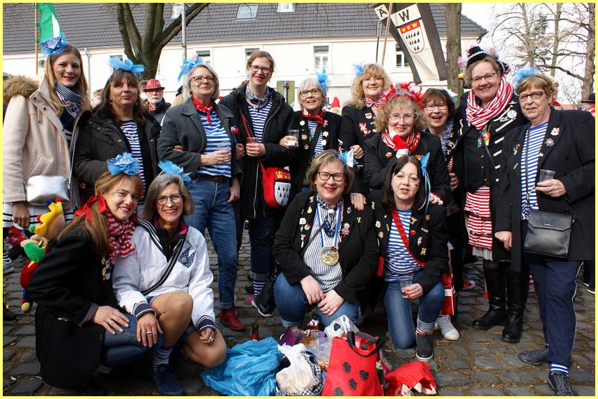 Weiberfastnacht_19_42