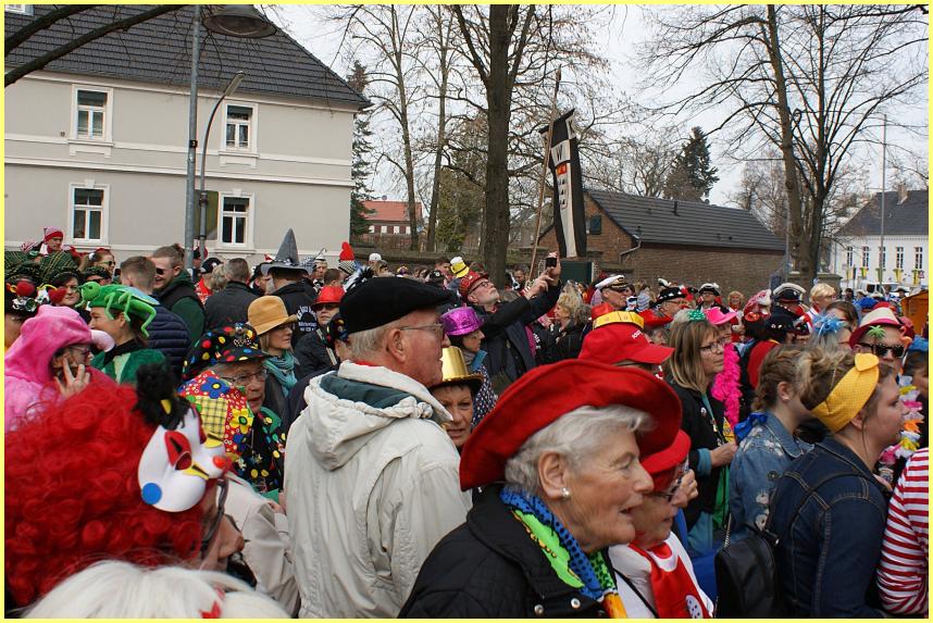 Weiberfastnacht_19_48
