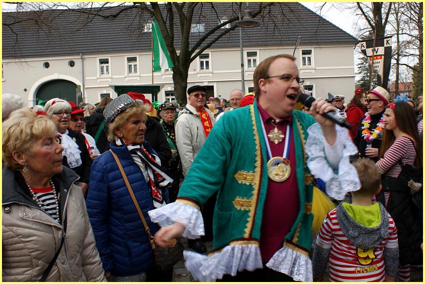 Weiberfastnacht_19_52