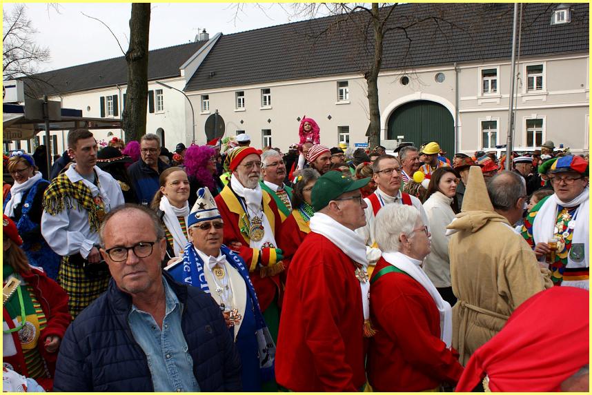 Weiberfastnacht_19_58