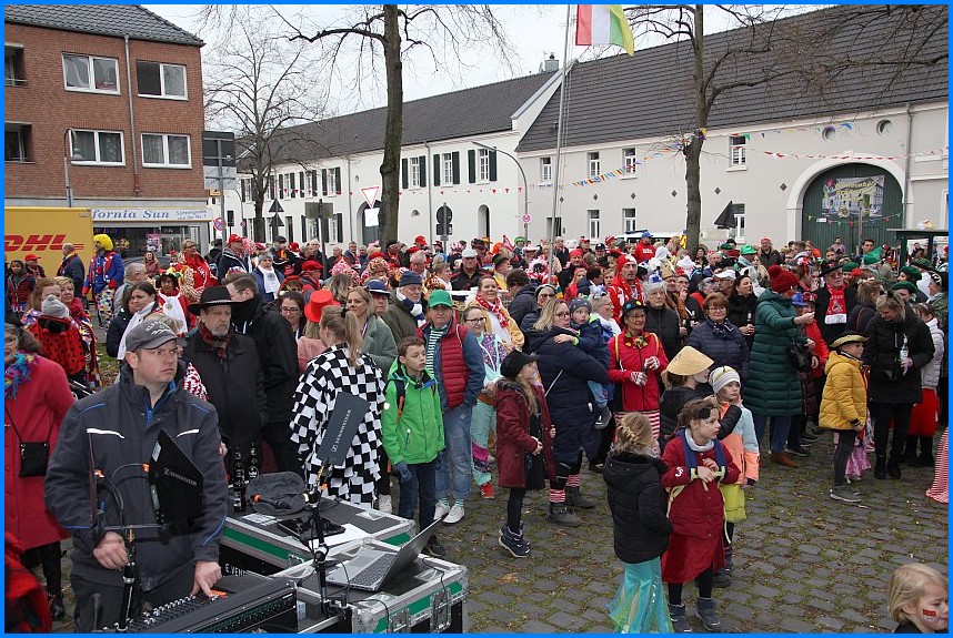 Weiberfastnacht_23_02