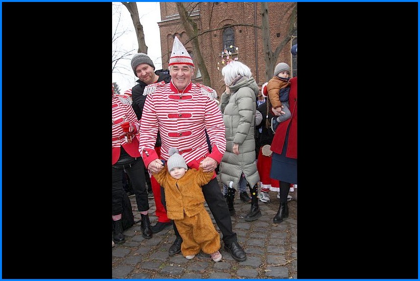 Weiberfastnacht_23_09