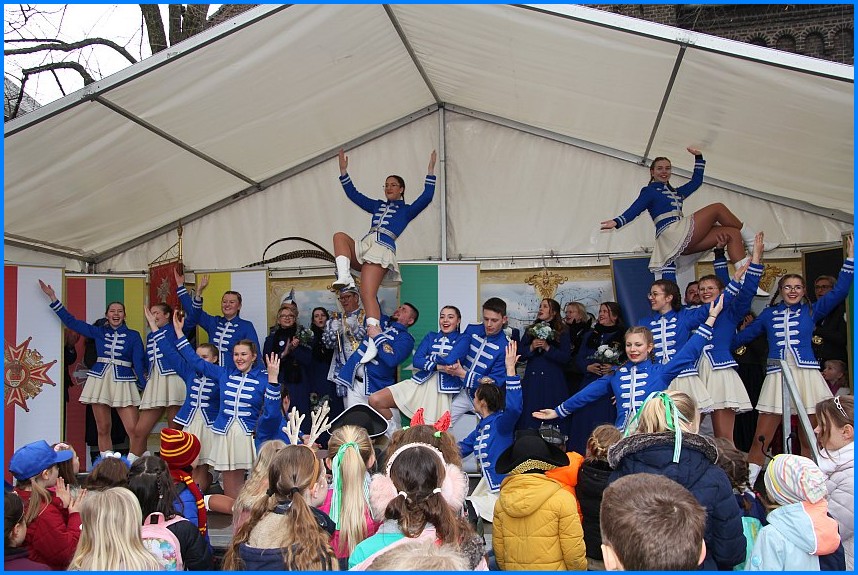 Weiberfastnacht_23_15