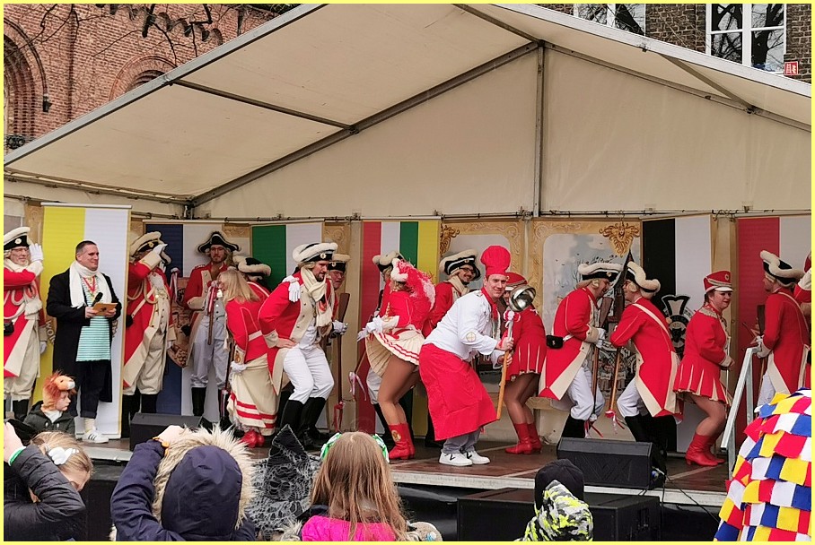 Weiberfastnacht_24_02