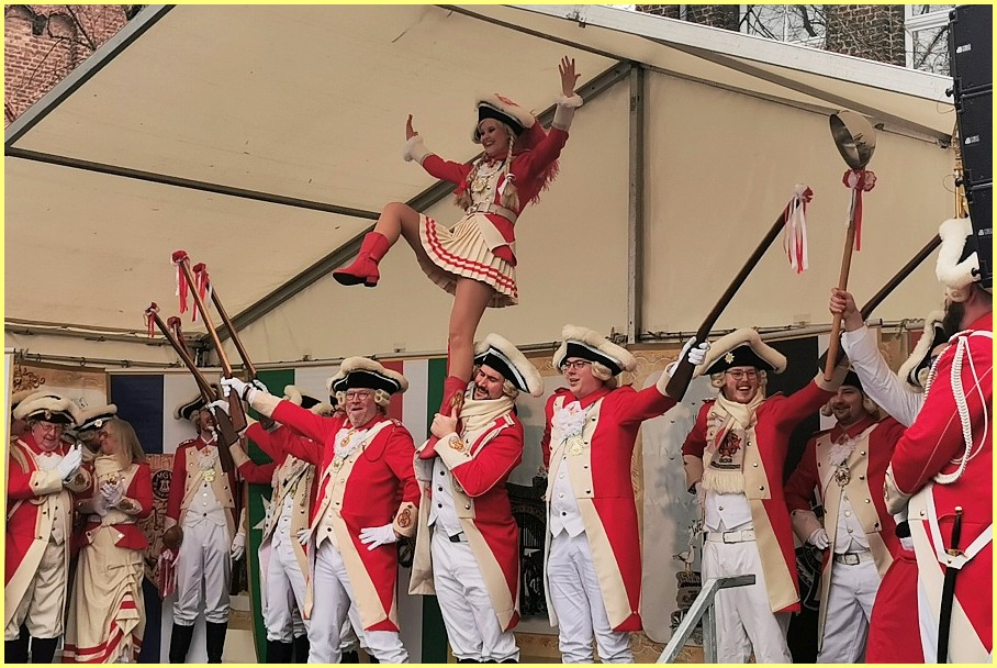 Weiberfastnacht_24_04