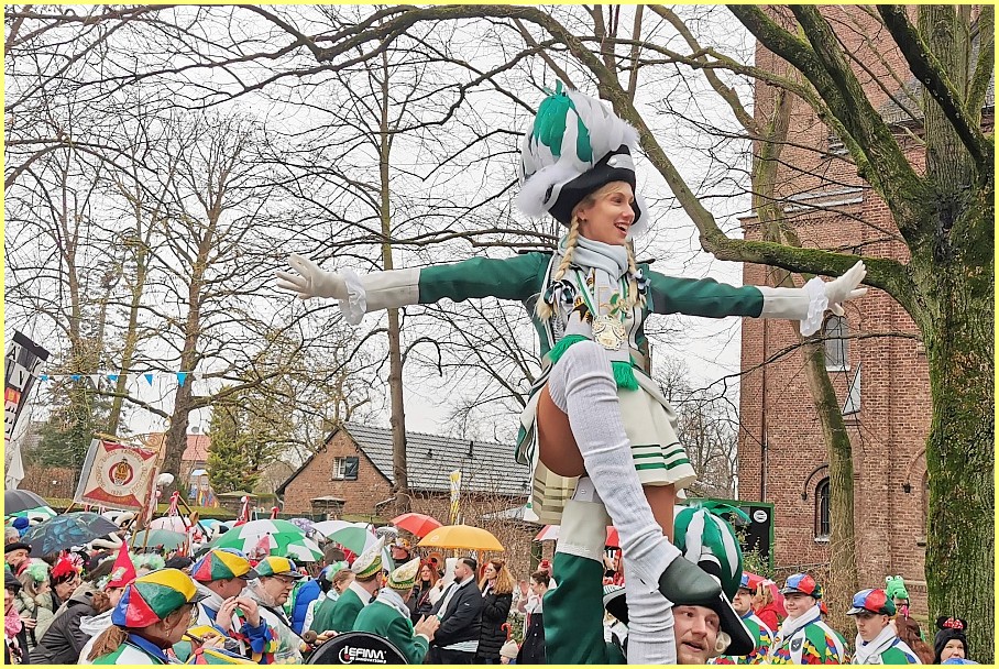 Weiberfastnacht_24_10a