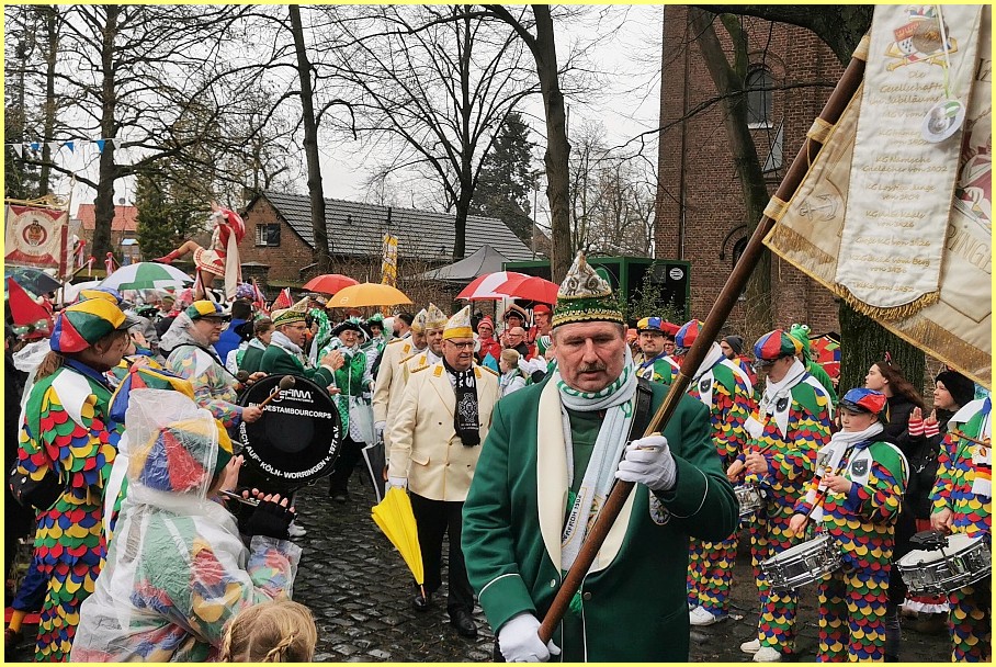 Weiberfastnacht_24_12