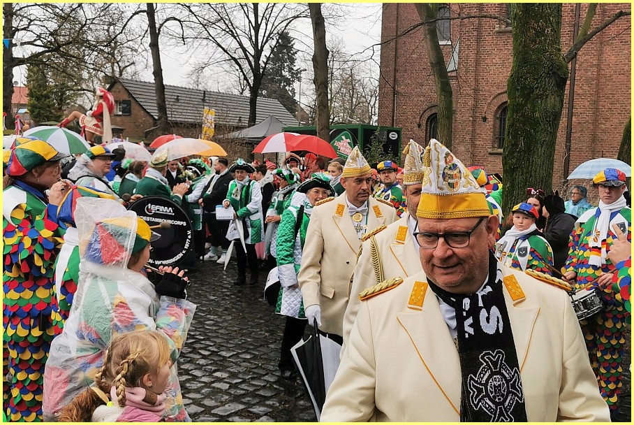 Weiberfastnacht_24_13