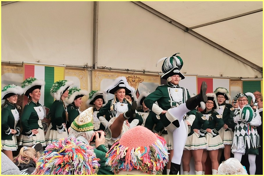 Weiberfastnacht_24_30