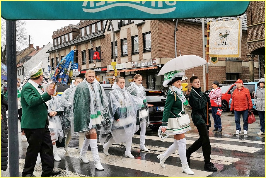 Weiberfastnacht_24_38