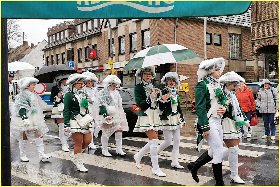 Weiberfastnacht_24_40