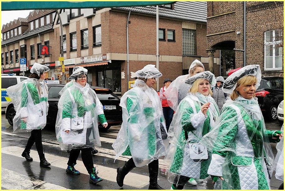 Weiberfastnacht_24_43