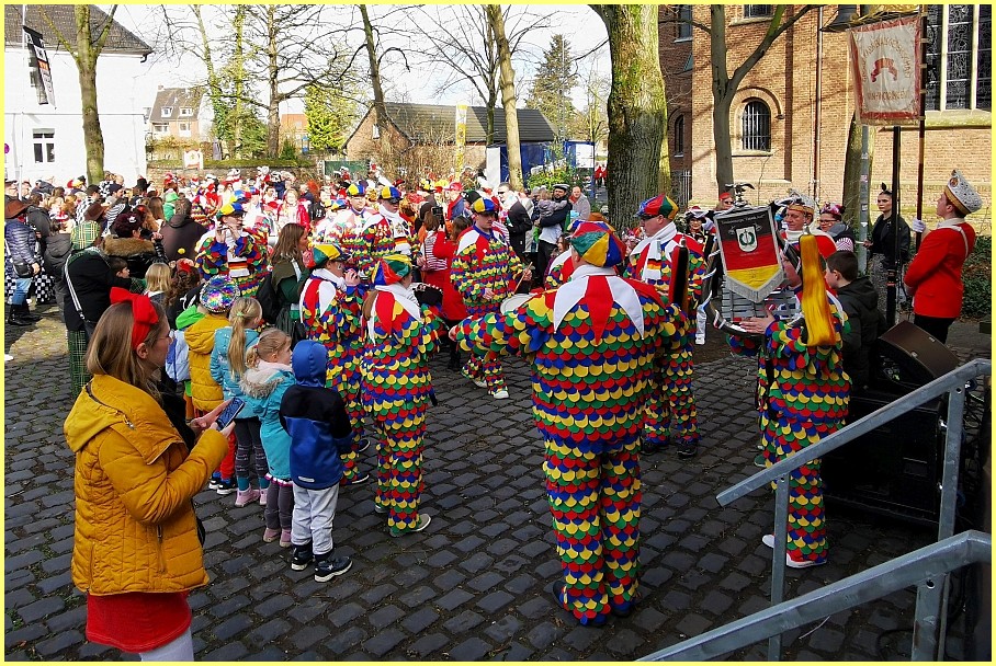 Weiberfastnacht_25_03