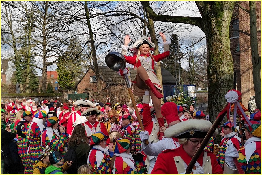 Weiberfastnacht_25_06