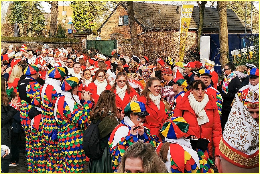 Weiberfastnacht_25_07