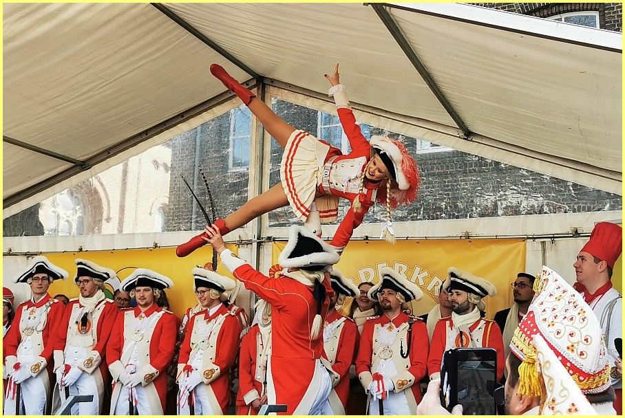 Weiberfastnacht_25_15