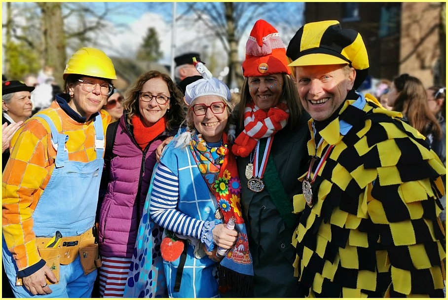 Weiberfastnacht_25_23