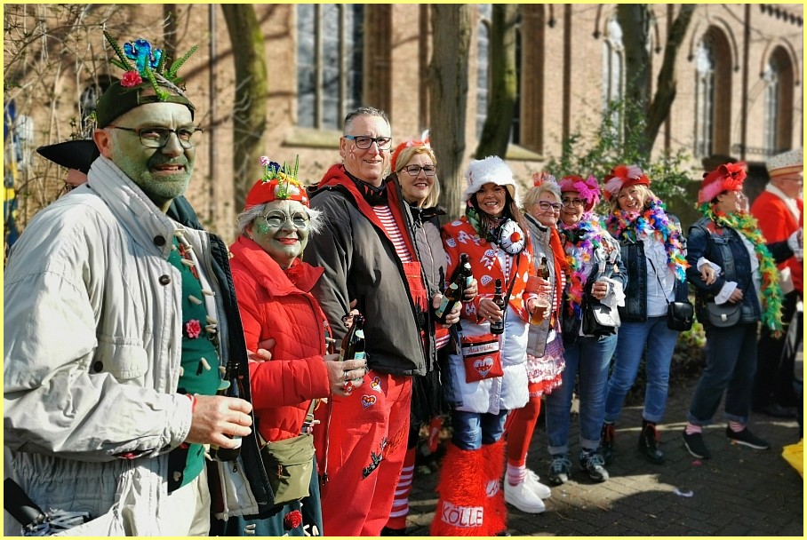 Weiberfastnacht_25_26