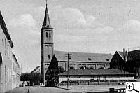 Schulbaracke und Kirche um 1950