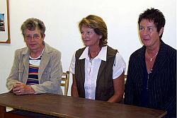 v.li.: Therese Montag, geb. Winters; Roswita Schwarzenbacher, geb. Kuhs; Christine Harder, geb. Schneider