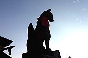 Fushimi Inari taisha Fuchs mit Schluessel