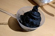 Osaka Tintenfischtinte-Eis